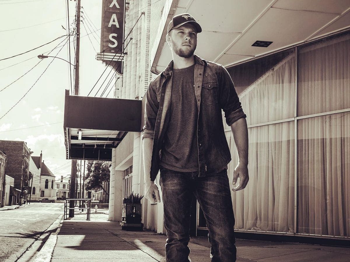 Saturday Night Music - Daygan Darst at The Grove
