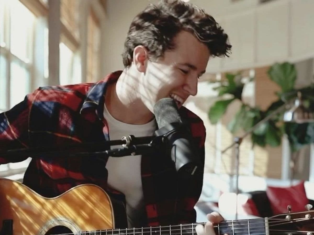 Sunday Brunch Music - Trey Dillon at The Grove
