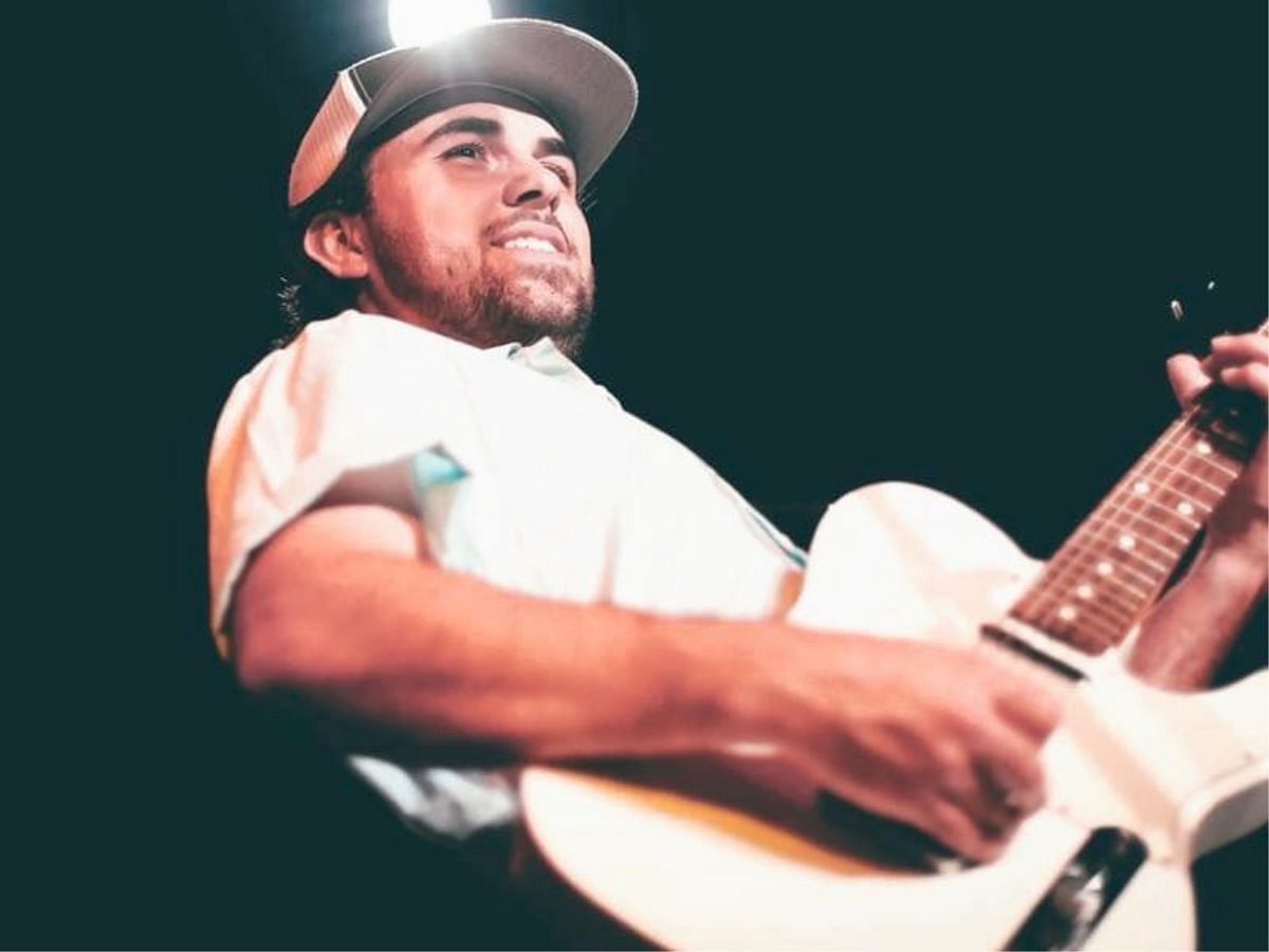 Sunday Brunch Music - Tyler Dudley at The Grove